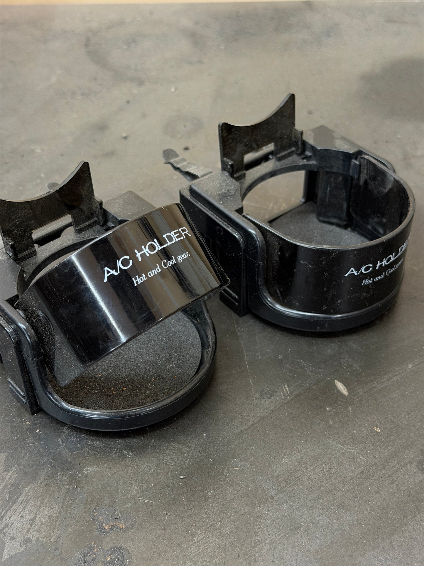 EB-48 A/C Cup Holder (Cold or Hot)