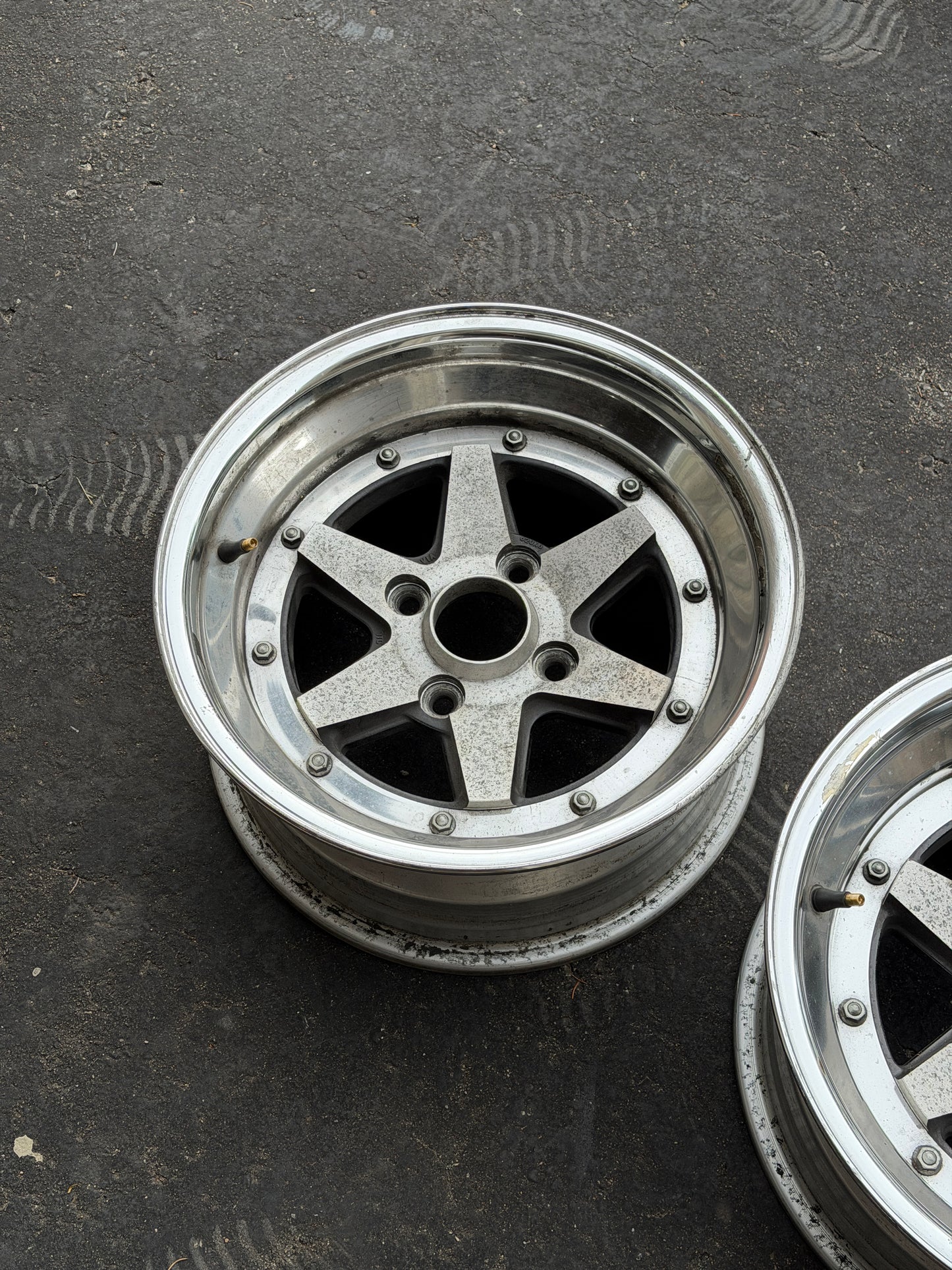 Longchamp XR-4 15x8 -13