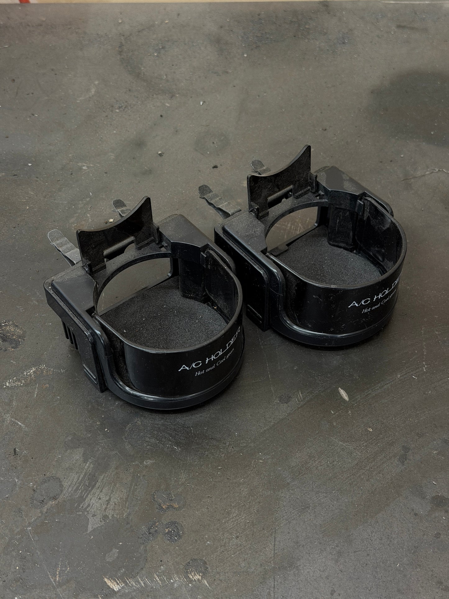 EB-48 A/C Cup Holder (Cold or Hot)