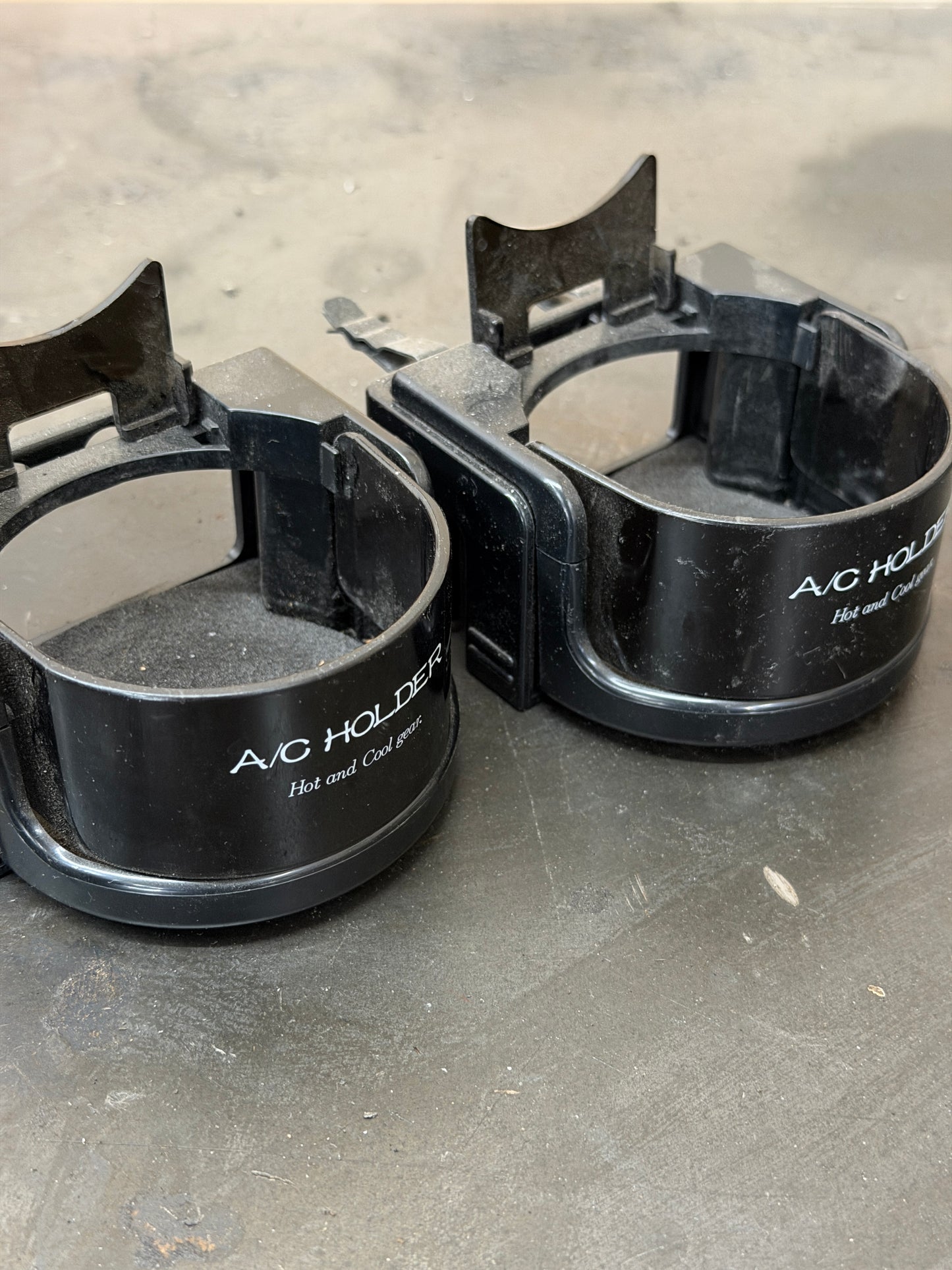 EB-48 A/C Cup Holder (Cold or Hot)